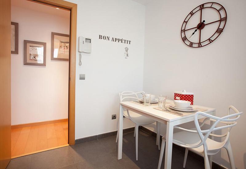 Rent Top Apartments Beach-Diagonal Mar Barcelona Buitenkant foto